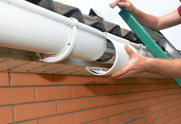 Gutter Maintenance in Lilburn