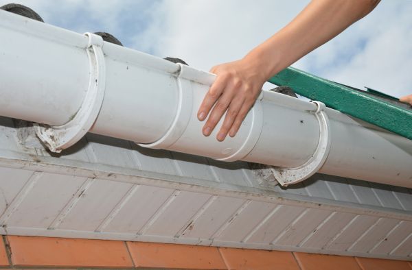 Gutter Reattachment in Lilburn