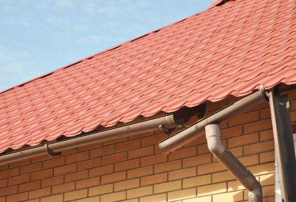 Loose Gutter Repair in Lilburn